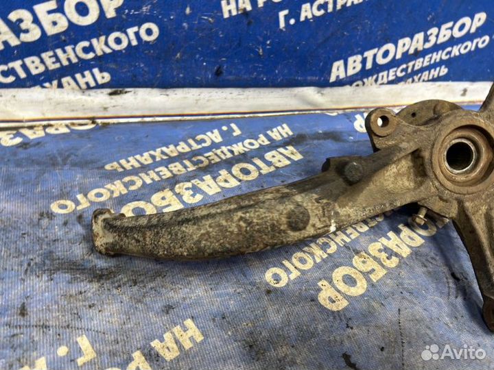 Передний левый поворотный кулак Mazda 6 Gg седан