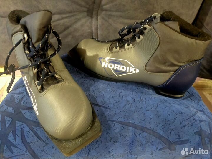 Лыжные ботинки новые