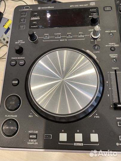 DJ контроллер pioneer xdj r1