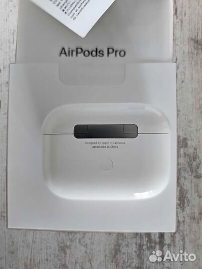 Наушники AirPods Pro premium + чехол в подарок