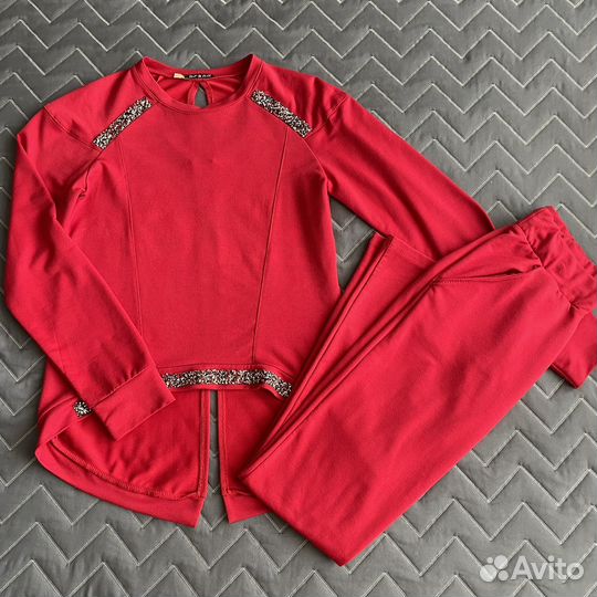 Костюм женский