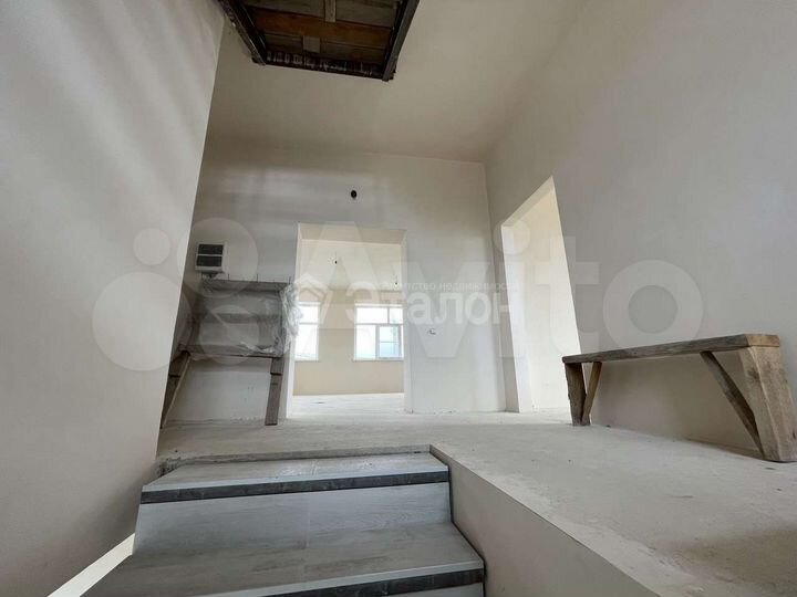 Дом 352,6 м² на участке 5,1 сот.