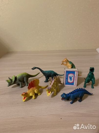 Киндеры 90-х-2000-х и другие игрушки