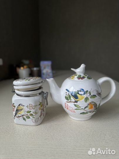 Чайник заварочный и сахарница