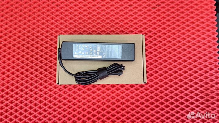 Блок питания Lenovo 20V/4.5A/90W (5.5x2.5)