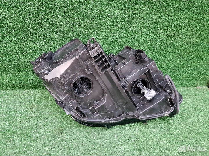 Фара левая Volkswagen Tiguan