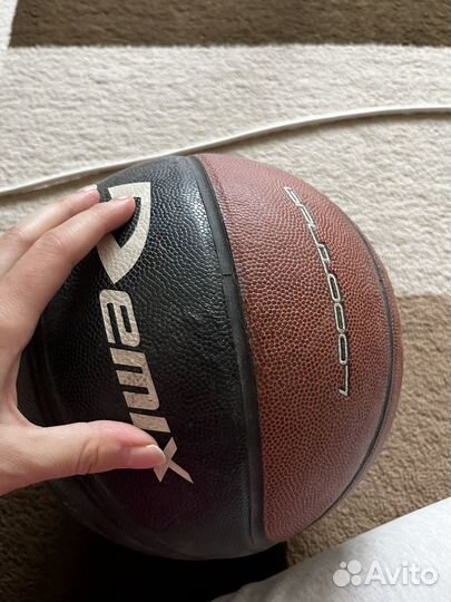 Баскетбольный мяч