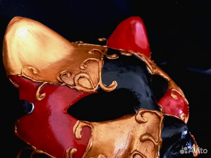 Венецианская карнавальная маска Гатто 