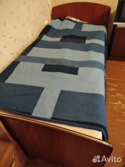 Продам кровать б/у