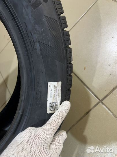 Pirelli Ice Zero FR 255/50 R19