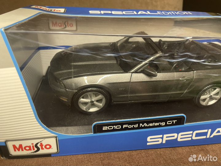 Модель 2010 Ford Mustang GT