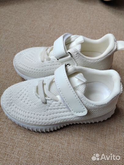 Кроссовки детские