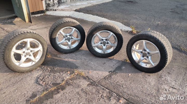 Gislaved Nord Frost 5 215/55 R16