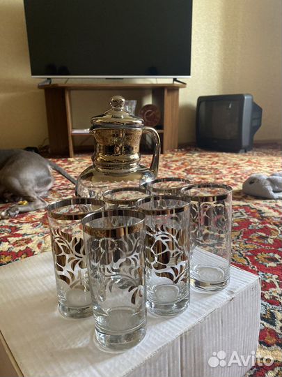 Набор стаканов и графин