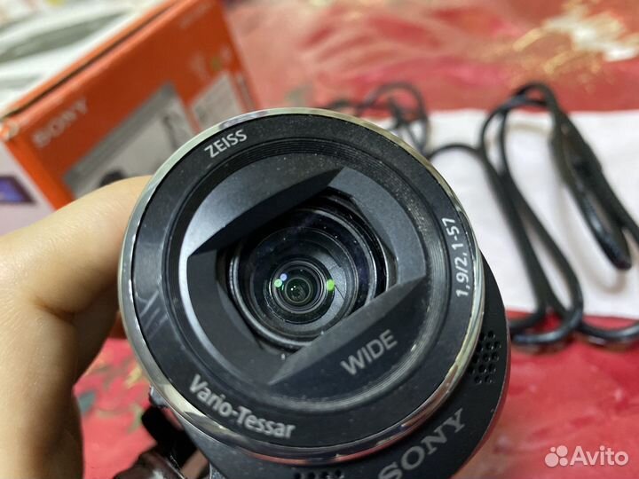 Видеокамера HD sony cx240e