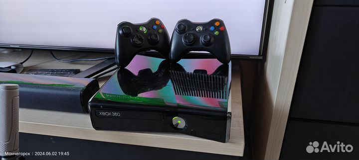 Прошитый Xbox 360 S + 40 дисков с играми