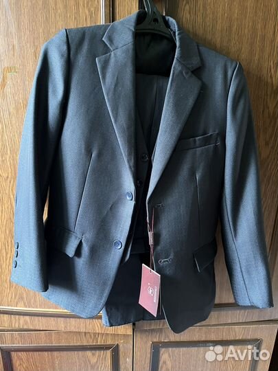 Костюм тройка для мальчика 128