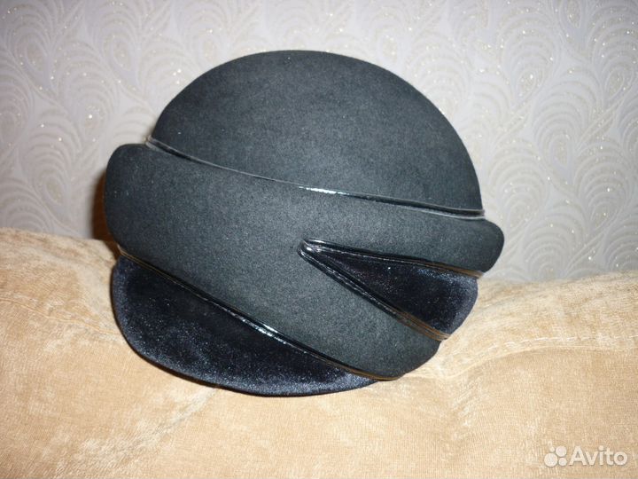 Женская фетровая утепленная шапка