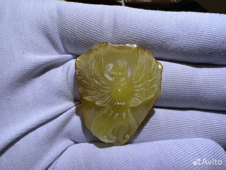 Птица Феникс из Балтийского янтаря