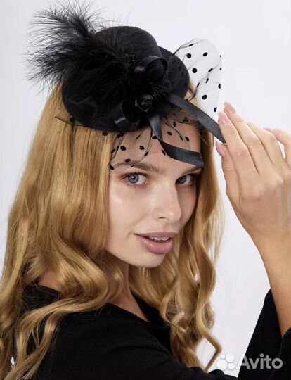 Шляпка с вуалью на заколке