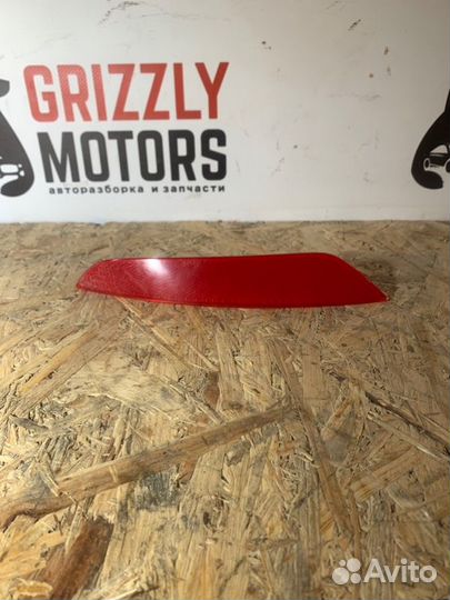 Катафот бампера задний правый Volkswagen Golf A6