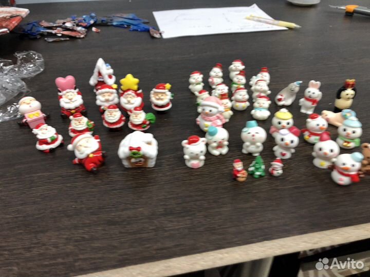 Новогодние статуэтки, фигурки, сувенирчики