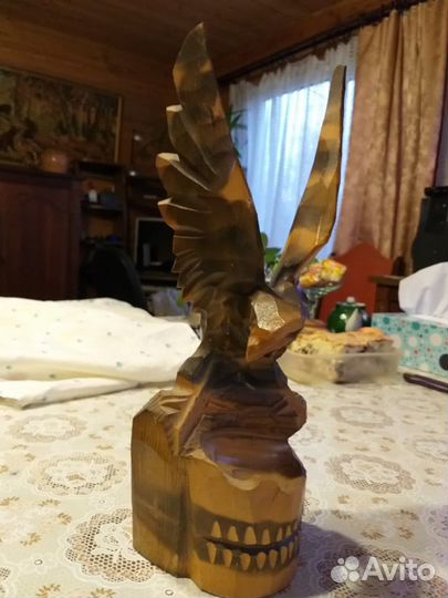 Статуэтка орла