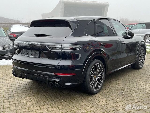 В разборе Porsche Cayenne 9Y