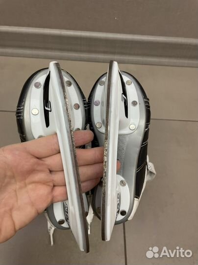 Коньки хоккейные детские CCM Proformance. Р. 27