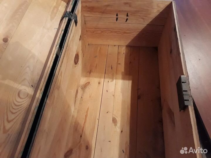 Сундук старинный