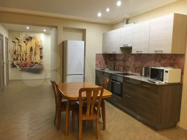2-к. квартира, 100 м², 3/21 эт.