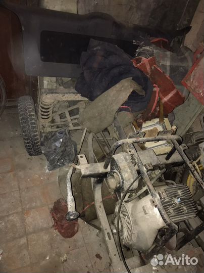 Муравей мотороллер