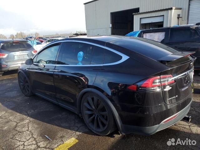 В разборе tesla model X 2016 год