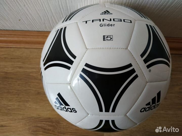 Футбольный мяч adidas нов.tango Glider s5 оригинал