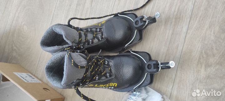 Лыжные ботинки