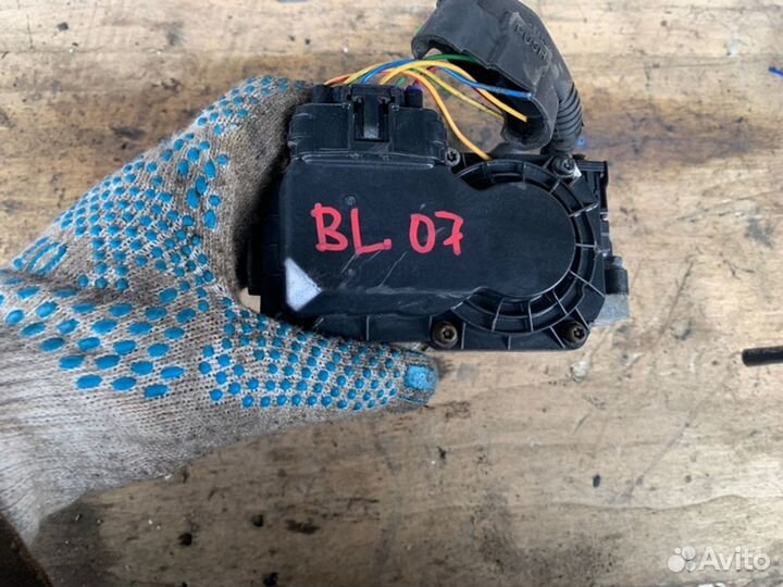 Дроссельная заслонка Honda Fr-V R18A1