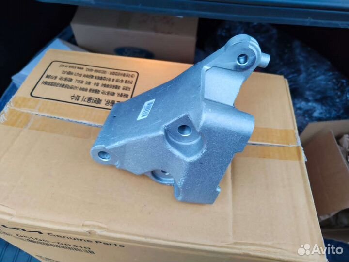 Кронштейн двигателя fiat ducato 2.3 250 290