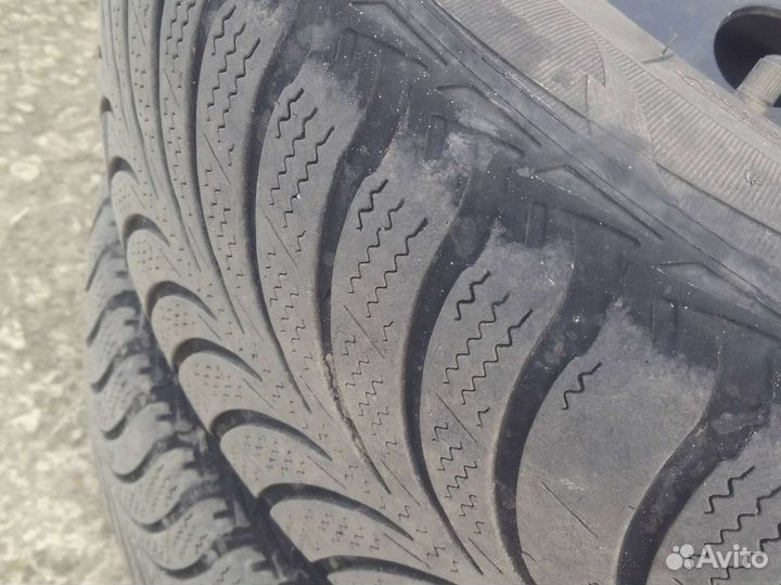 Goodyear UltraGrip Ice 195/55 R16 T