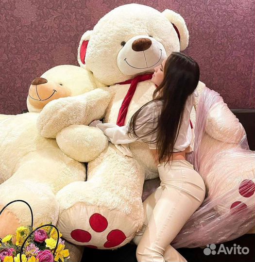 Большой плюшевый мишка