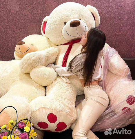 Большой плюшевый мишка