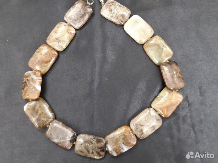 Бусы из натуральных камней