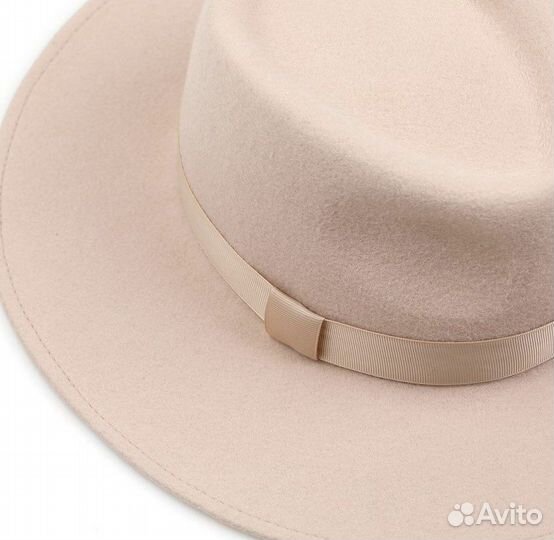 Шляпа фетровая женская молочного цвета