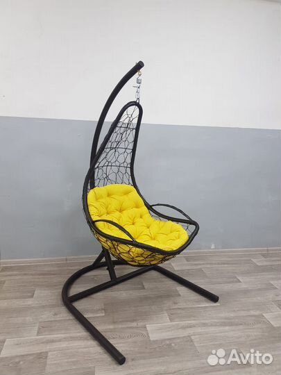 Кресло-кокон из искусственного ротанга / мебель