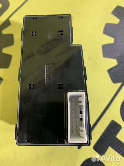 Блок кнопок стеклоподъемников Hyundai solaris 2