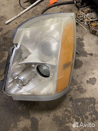 Cadillac Srx фара левая