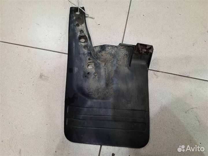 Брызговик передний левый Mitsubishi Pajero, Monte