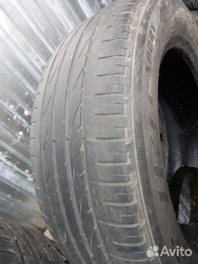 Bridgestone Dueler H/P Sport 215/60 R17 99H