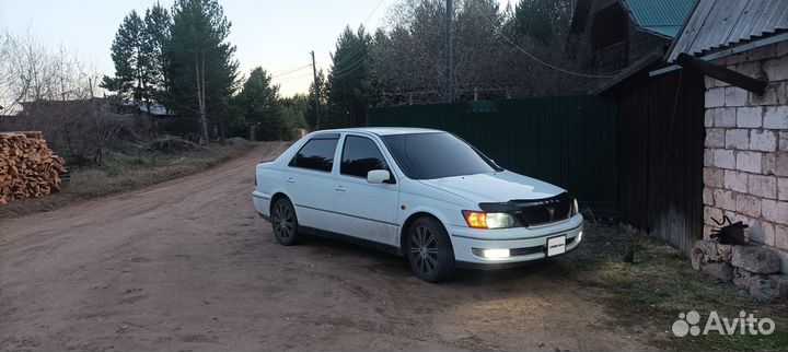 Toyota Vista 2.0 AT, 1998, 255 000 км