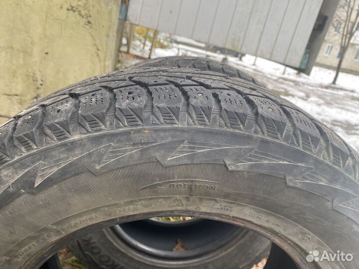 Зимняя резина 215/70R16 (шипованная) бу