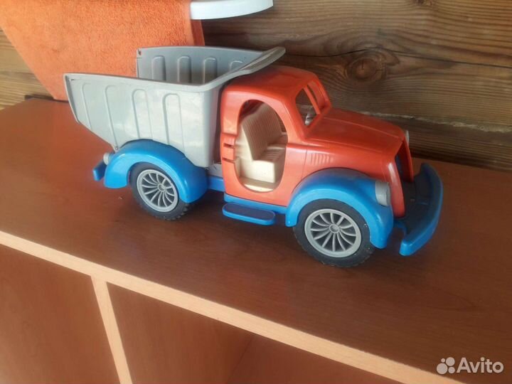 Грузовик самосвал germany